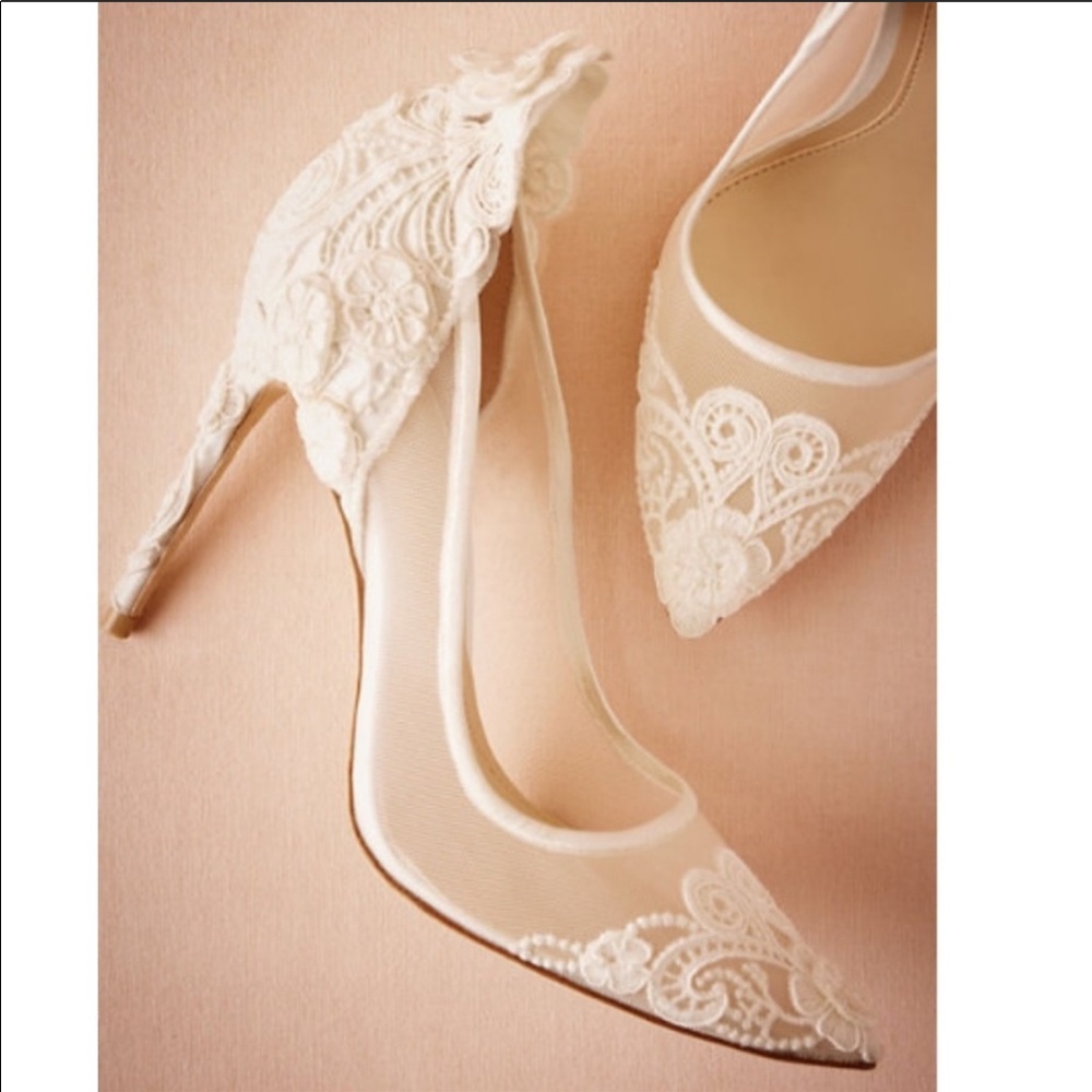 Beautiful Vince Camuto Shoes - Picture 1 of 6